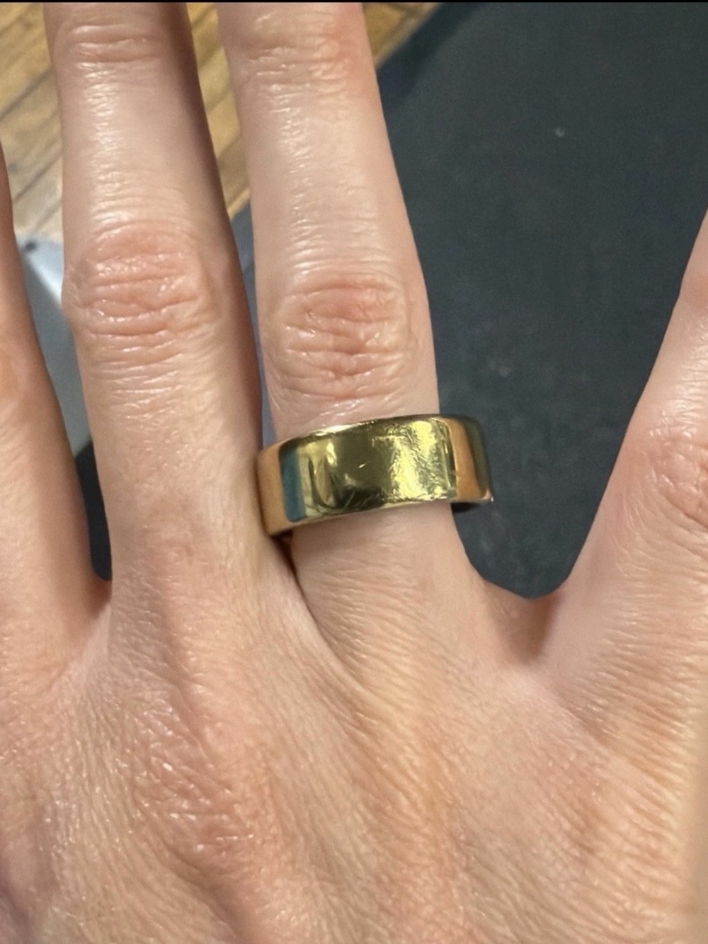 Oura ring gen 4 gold size 6